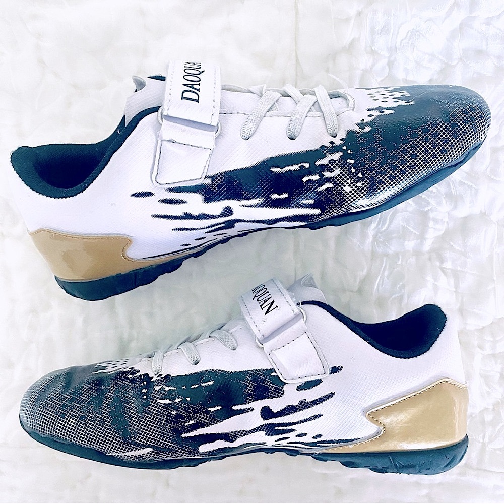 ⚽️Boys Velcro Indoor/Outdoor Soccer Cleats SZ 3.5